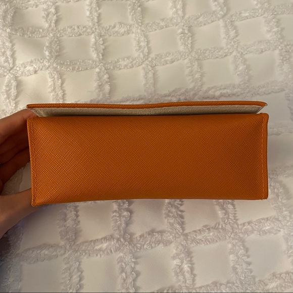 Tory Burch Sunglasses Case - Picture 5 of 12